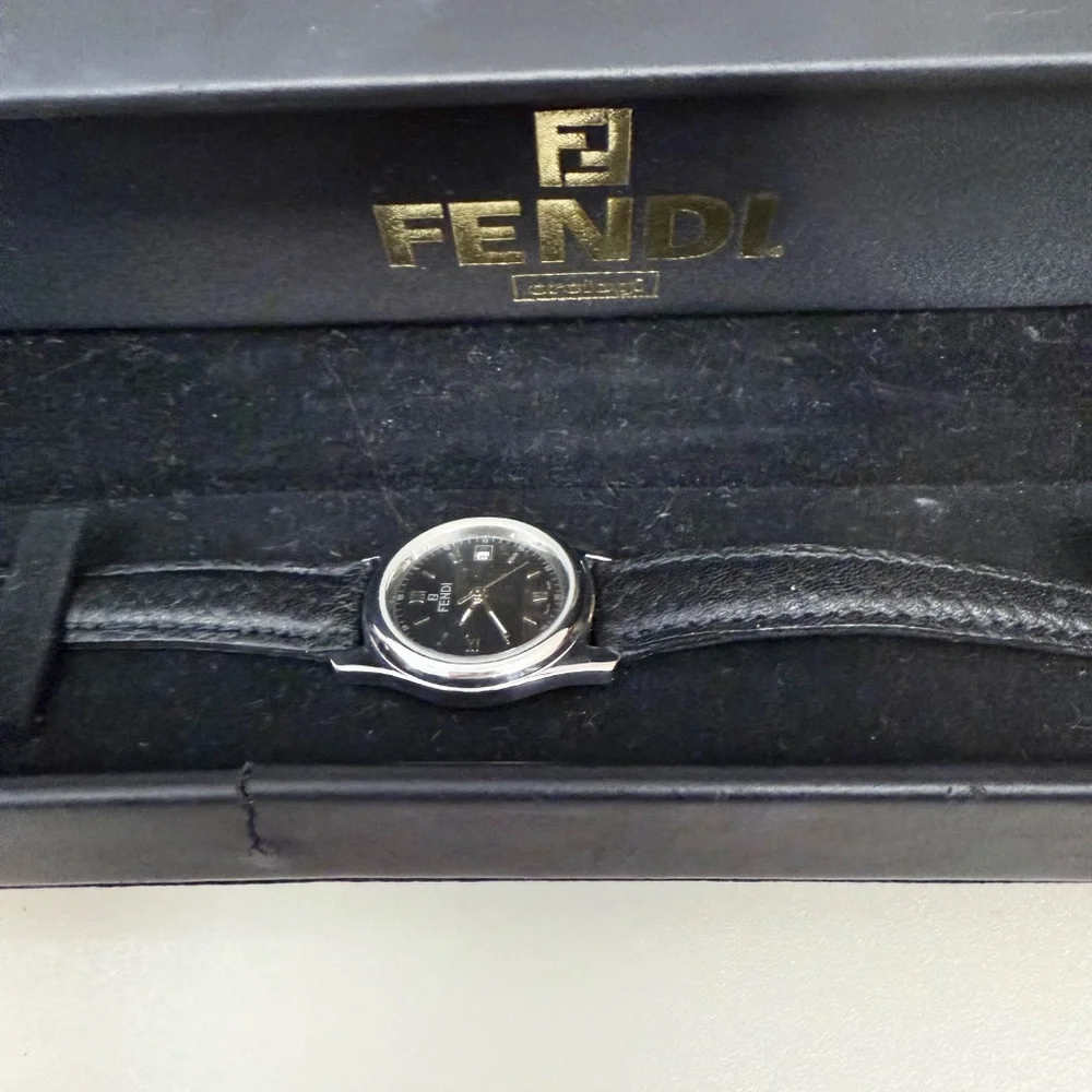 ✨ Vintage Fendi 210L Stainless Steel Watch – Excellent Condition! ✨ - Picture 11 of 11